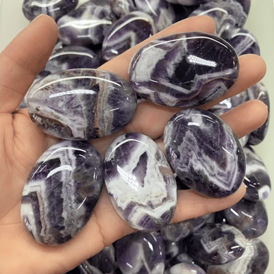 Amethyst Dog Teeth Soap stone 1.8 inch (1.3 x 3 x 4.5cm) A/A+