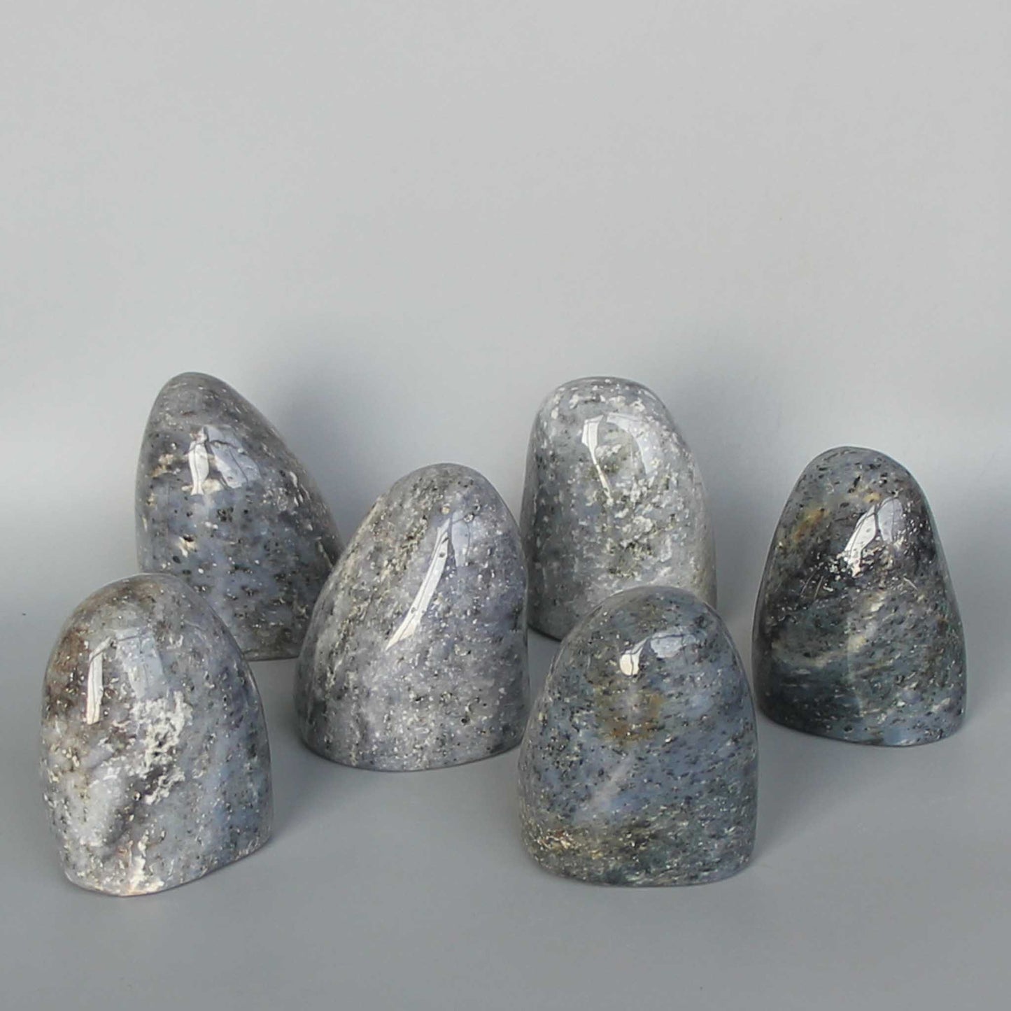 Blue Quartz With Black Spot Sculpture 200-350g/pc A