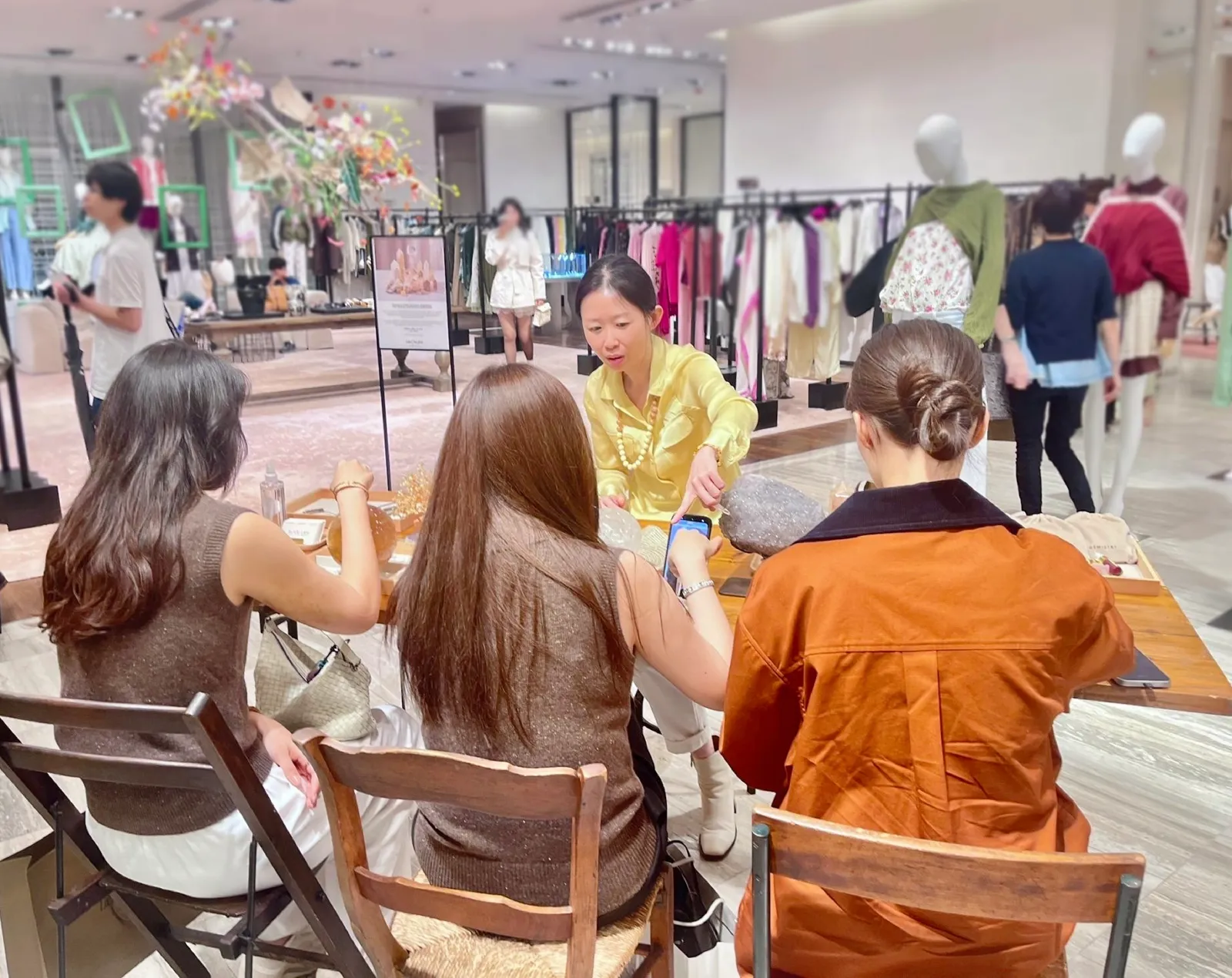 Crystal Master Class in Hong Kong by Gemistry — student moment 3